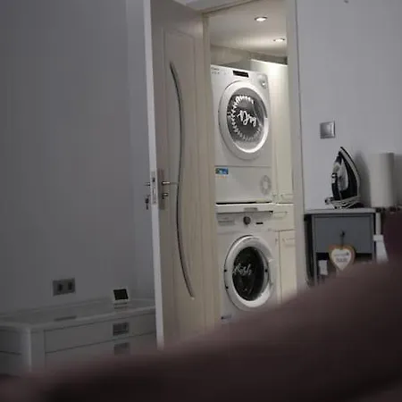 Modern Studio Getaway דירה